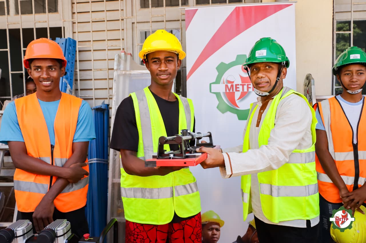 INAUGURATION COIN JEUNES LTP MAHAJANGA